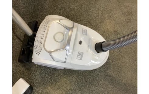 ASPIRATEUR BLANC ROWENTA