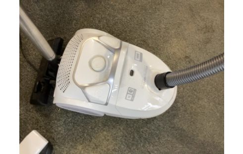 ASPIRATEUR BLANC ROWENTA