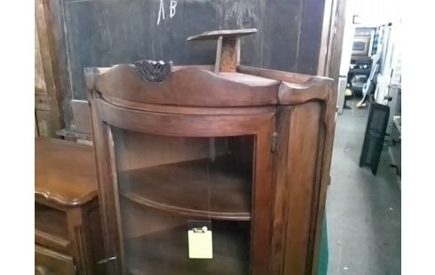 VITRINE D'ANGLE AVEC ETAGERES