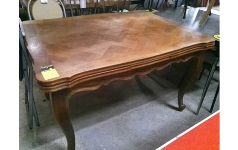 TABLE STYLE LOUIS XV AVEC ALLONGES INTERIEURES (QLQS TACHES)