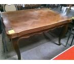 TABLE STYLE LOUIS XV AVEC ALLONGES INTERIEURES (QLQS TACHES)