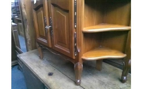 MEUBLE 2P 1T AVEC ETAGERES SUR LES COTES