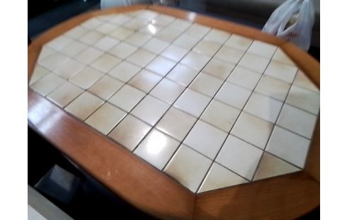 TABLE OVALE CARRELLEE