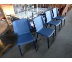 4 CHAISES MODERNE BLEUES PIEDS ABIMES
