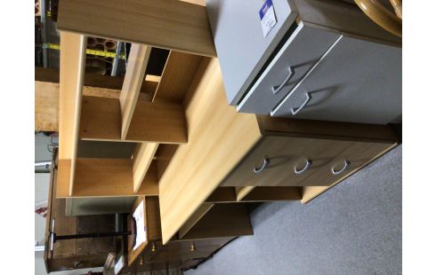 BUREAU COULEUR HETRE AVEC ETAGERE