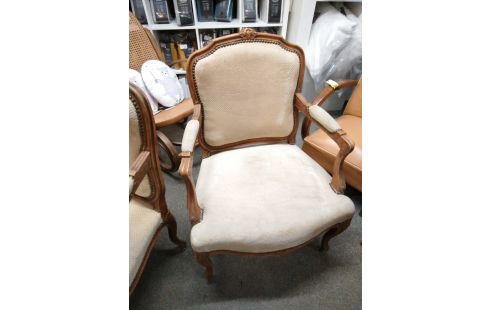 FAUTEUIL STYLE LOUIS XV