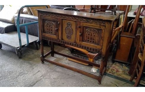 BUFFET 2 DEUREN STIJL GOTISCH