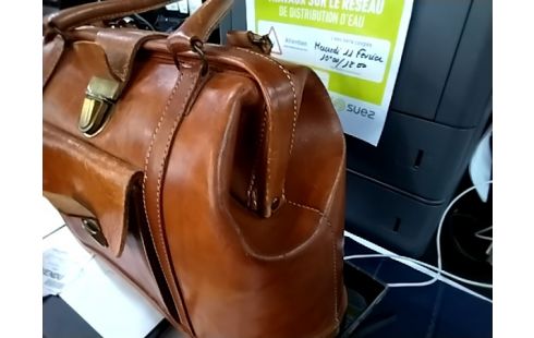 SAC CUIR POCHE ABÎMÉE