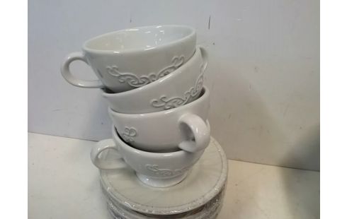 LOT DE 4 TASSES AVEC COUPELLES