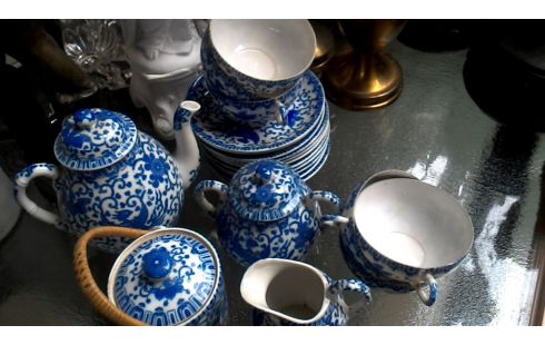 SERVICIO DE TÉ BLANCA AZUL PORCELANA