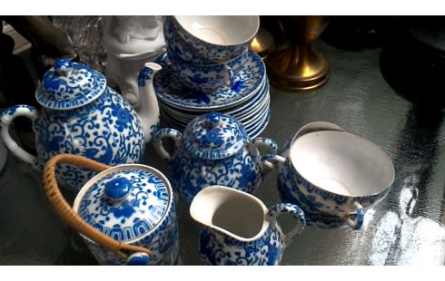 SERVICIO DE TÉ BLANCA AZUL PORCELANA