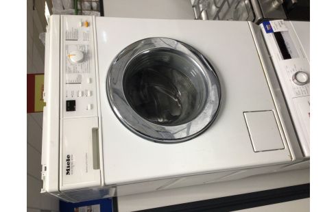 MACHINE A LAVER MIELE NOVOTRONIC W 526