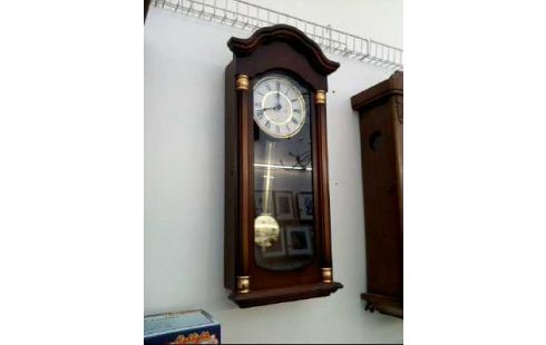 HORLOGE MURALE A PILE