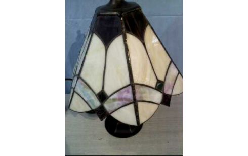 TISCHLAMPE TIFFANY LILA WEIß