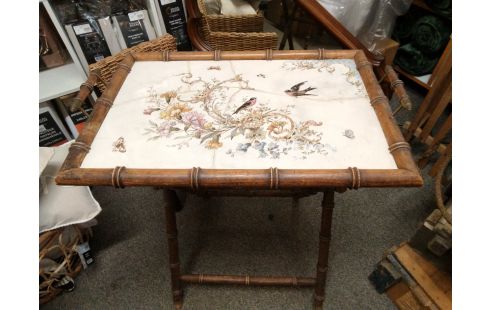 TABLE PLIANTE PLATEAU