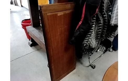 TABLE RONDE +2 ALLONGES ET PIED CENTRAL