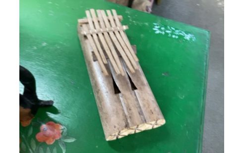 INSTRUMENT DE MUSIQUE KALIMBA SANZA