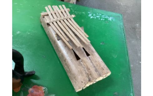 INSTRUMENT DE MUSIQUE KALIMBA SANZA