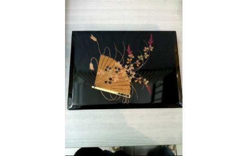 SCHMUCKKASTEN KL. DEF. JAPANISCH HOLZ HOCHGL.