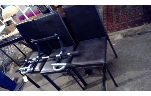 SERIE DE 4 CHAISES SIMILI EN L'ETAT