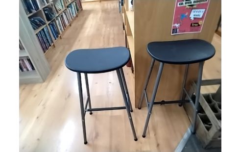 TABOURET DE BAR DESSUS NOIR