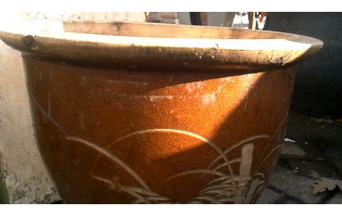 BLOEMPOT ROND BRUIN DECORATIE OOSTERS