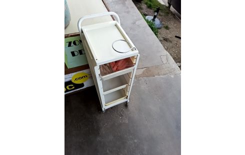 DESSERTE A ROULETTES