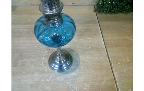LAMPE A PETROLE