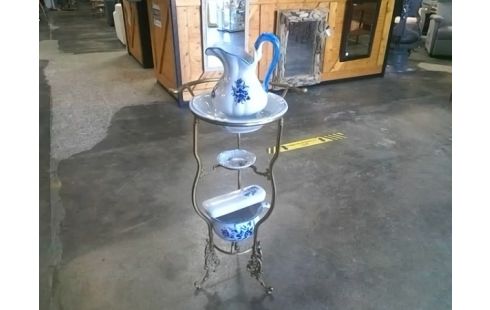 SERVITEUR DE TOILETTE