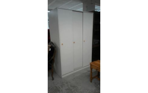 ARMOIRE  3  PORTES COULISSANTES