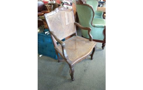 FAUTEUIL STYLE LOUIS XV CANNE