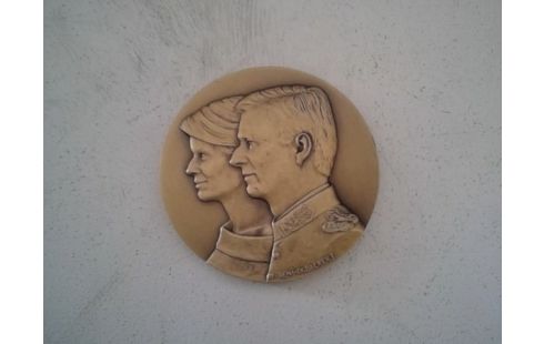 MUNT KONING IN MESSING