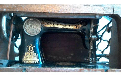 NÄHMASCHINE SINGER