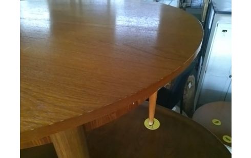 TABLE RONDE STYLE SCANDINAVE AVEC ALLONGES INTERIEURES