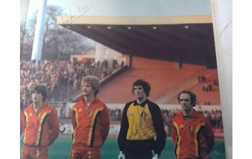 STRIPALBUM RODE DUIVELS GESIGNEERD