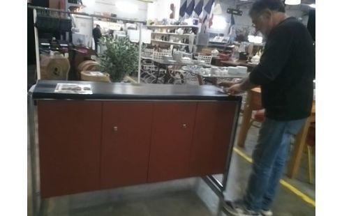 MEUBLE METAL ROUGE ET CHROME 2 PORTES