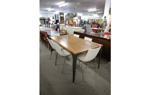 TABLE STYLE INDUSTRIELLE