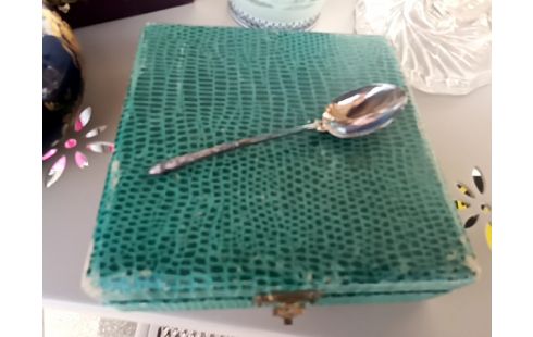 LOT DE PETITES CUILLÈRES ST MÉTAL ARGENTÉ