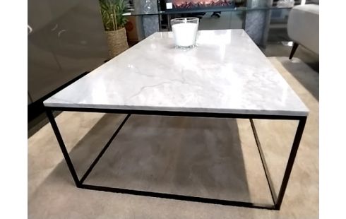 TABLE BASSE MODERNE MARBRE PIEDS METALS NOIRS