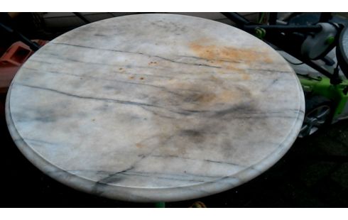 TABLE DE JARDIN ROND FONTE MARBRE