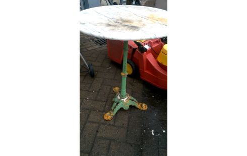 TABLE DE JARDIN ROND FONTE MARBRE