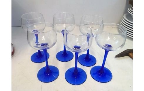 LOT DE 6 VERRES PIEDS BLEUS