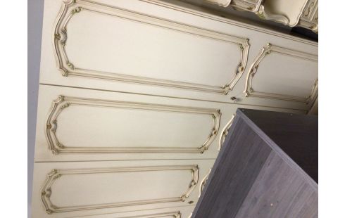 GARDE ROBES 4 PORTES STYLE LOUIS XV BEIGE EN ETAT