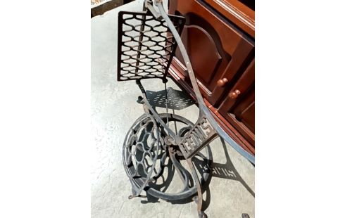 PIED FONTE M A COUDRE