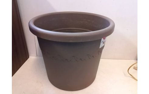 JARDINIERE PLASTIQUE MARRON D35