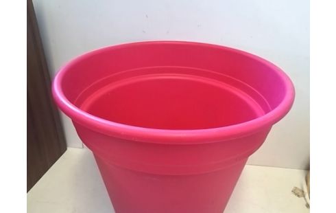 JARDINIERE PLASTIQUE ROSE D40