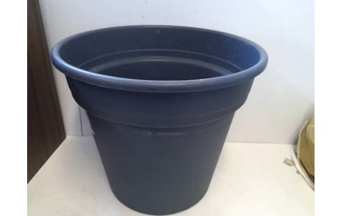 JARDINIERE PLASTIQUE GRISE D40