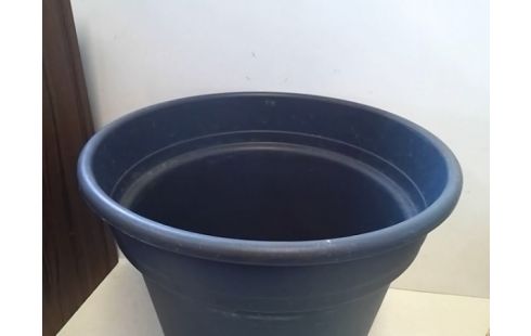JARDINIERE PLASTIQUE GRISE D40