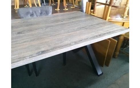 TABLE MODERNE 100X185 (QLQS GRIFFURES COTES)
