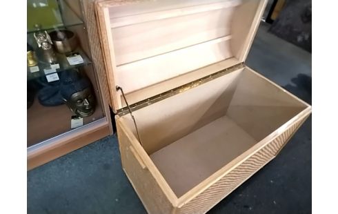 MALLE COFFRE EN OSIER